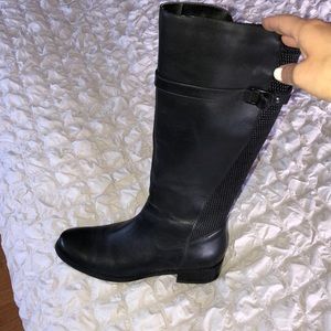 Brand new never worn Blondo boots